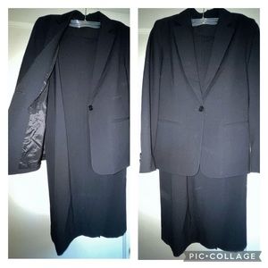 DKNY Women’s 2-piece Black Long Skirt/Suit. Size 2 Jacket. Size 2 Skirt.